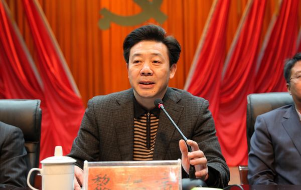 邵东县委书记黎仁寅主持会议罗建南深情地回忆自己在邵东一年来的工作