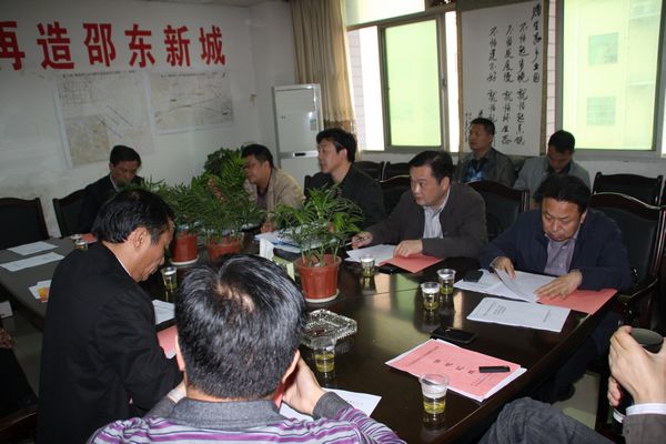 讲话湖南衡科实业公司董事长刘祖社汇报湖南亿利金属制品有限公司董事