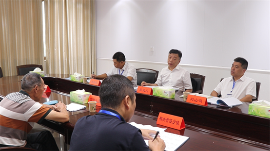 周玉凡接待来访群众_邵阳头条网