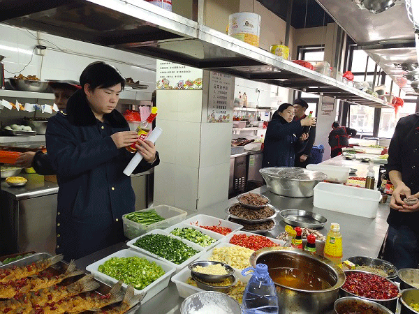 邵东县食药工商质监局加强“年夜饭”安全监管(图1)