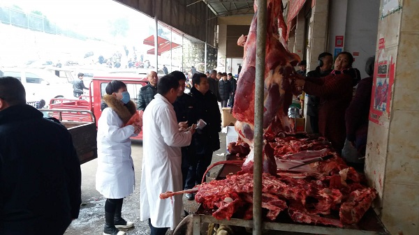 邵东县食药工质局开展金旺市场牛羊肉专项检查(图1)