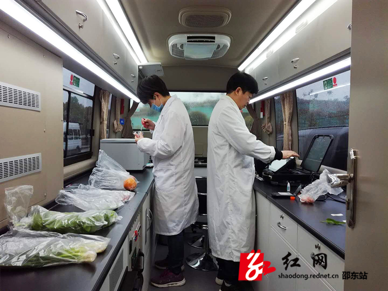 邵东县市监局全力保障五金机电博览会期间食品安全(图2)