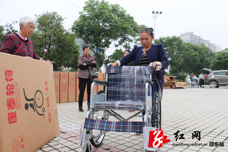 邵东开展助残日活动 免费发放500台轮椅(图5)