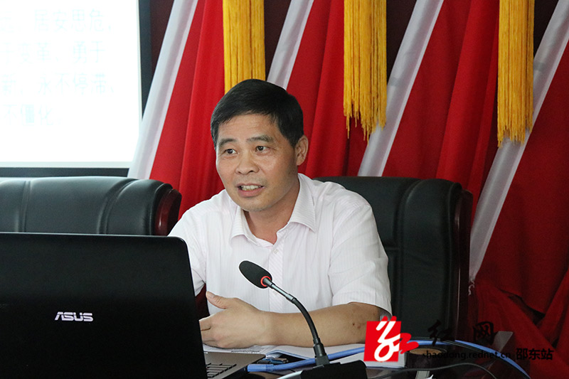邵东经开区举行“不忘初心，牢记使命”主题党课(图1)