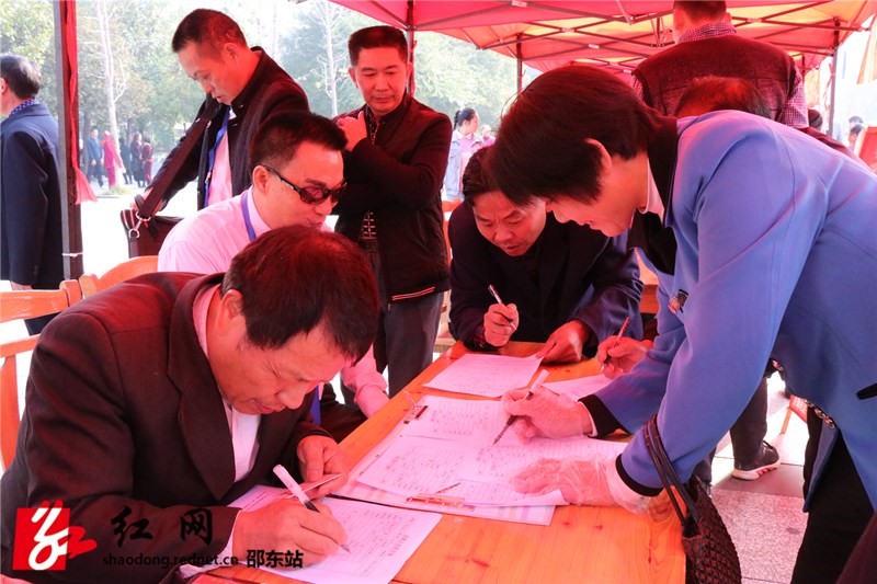 邵东市举行首届退役士兵大型专场招聘会(图1)