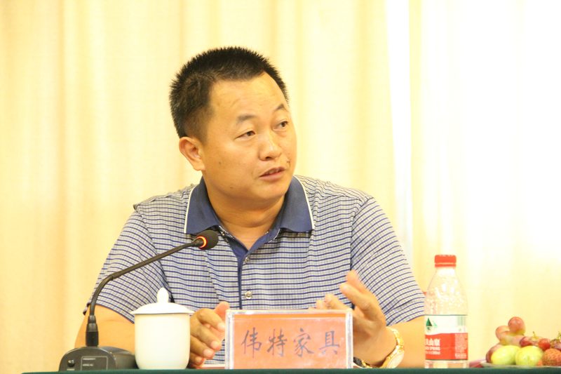 省政府研究室主任曹炯芳来我县调研中小型企业发展情况