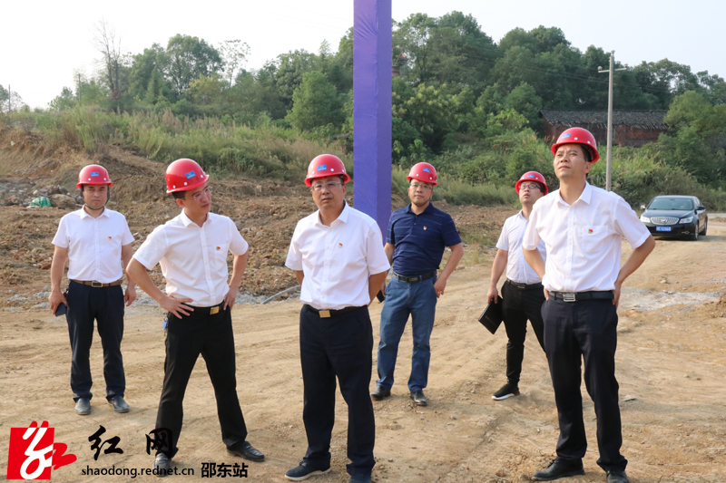 沈志定到团山镇督导“不忘初心、牢记使命”主题教育和信访维稳安保等工作(图3)