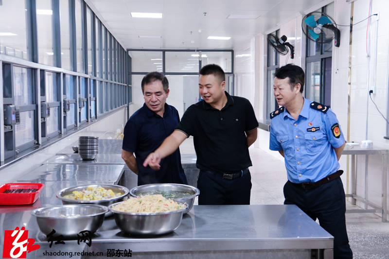 邵东市市监局开展关注校园食品安全工作检查(图2)