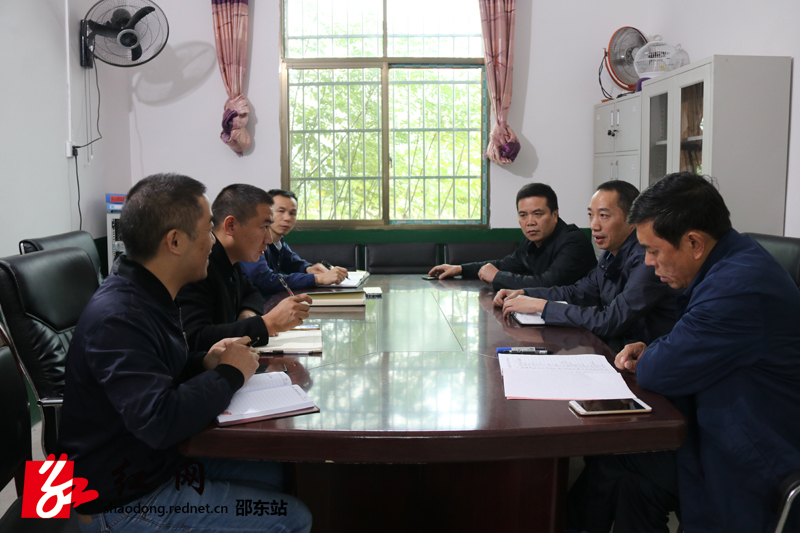 黄振国到罗江边村督查指导软弱涣散村党组织整顿工作(图1)