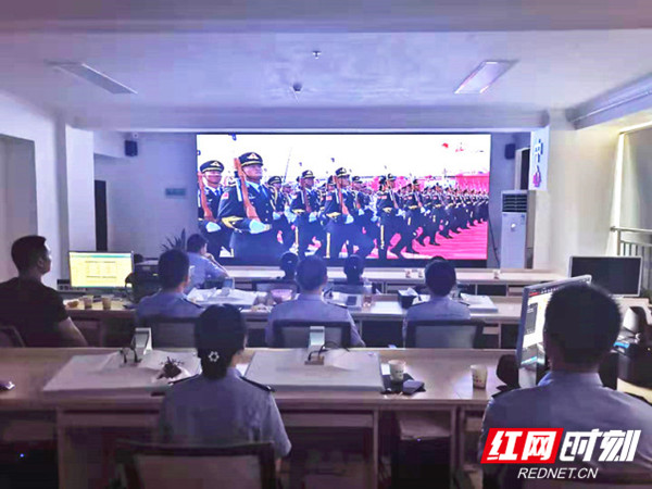 邵东举行升国旗仪式  庆祝中华人民共和国成立70周年(图9)