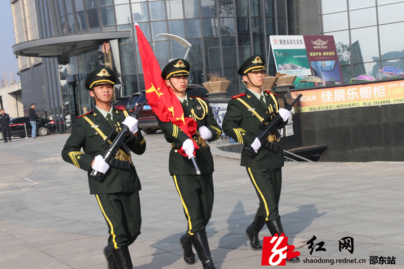 邵东经开区举行升国旗仪式(图1)