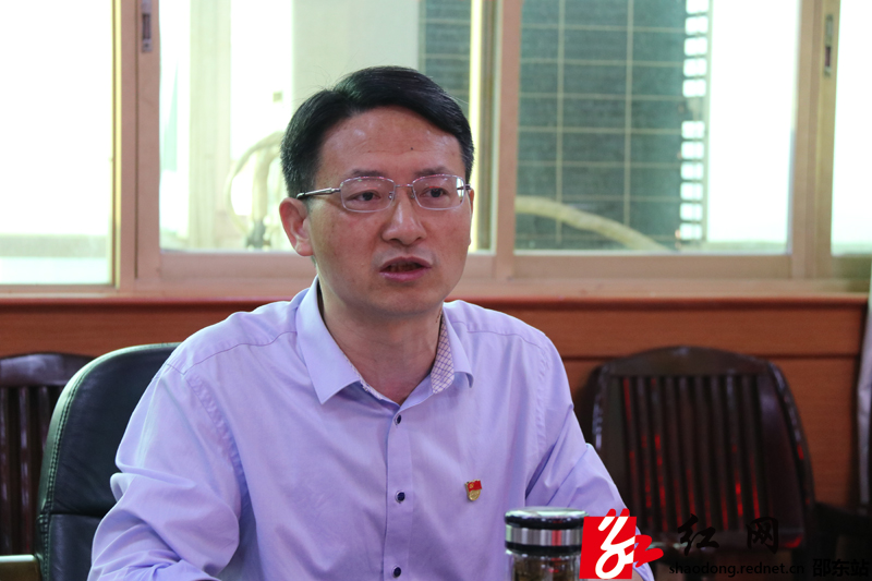 邓波涛主持召开邵东市落实湖南省委“1+5”文件工作调度会(图1)