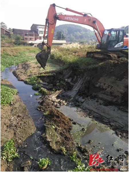 廉桥镇积极开展河道清淤 改善水环境(图2)
