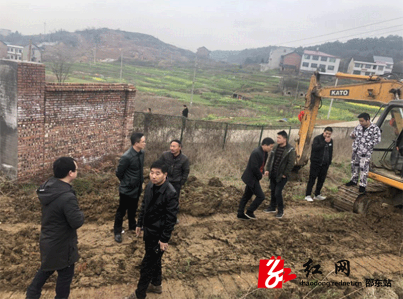 团山镇小套房项目和如圭大道建设开工(图1)