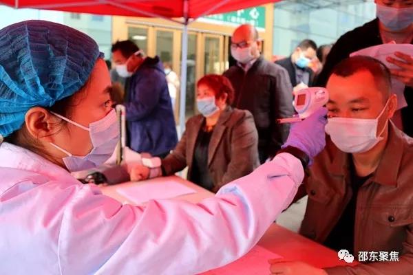 邵东市组织团体献血“燃爆”现场 200余人献出7万余毫升热血(图3)
