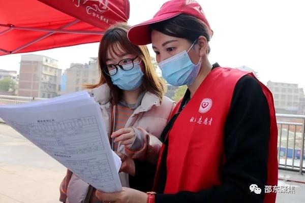 邵东市组织团体献血“燃爆”现场 200余人献出7万余毫升热血(图4)