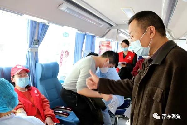 邵东市组织团体献血“燃爆”现场 200余人献出7万余毫升热血(图6)