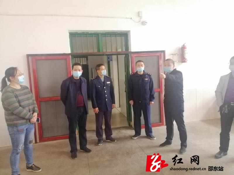 佘田桥市监所对开学复课学校食堂开展食品安全监督检查(图1)