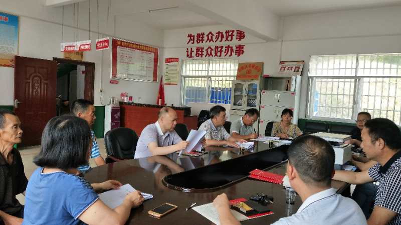 邵东市科协赴扶贫村开展“全国两会精神”主题微宣讲活动(图1)