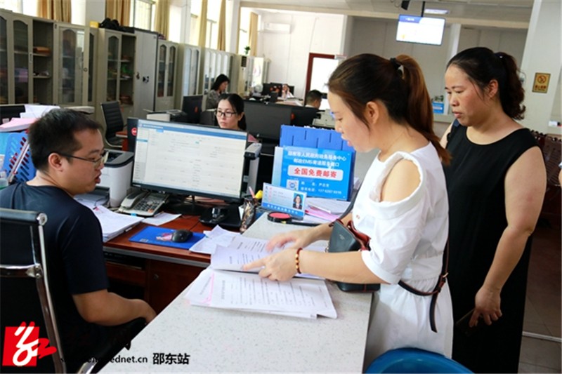 政府买单 邮政跑腿 邵东市免费政务快递让群众“最多跑一次”(图2)
