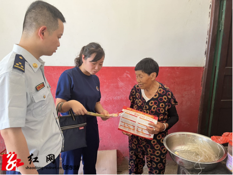 消防救援大队走进农村开展夏季消防安全宣传(图1)