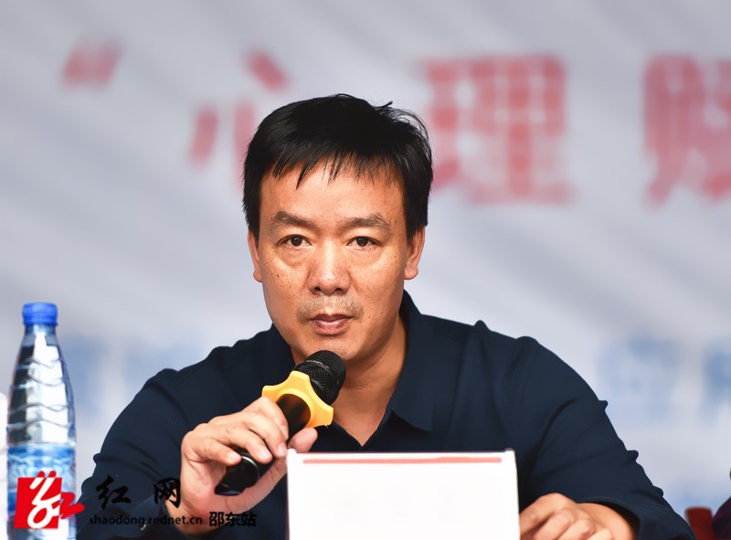 邵东开展法治进校园活动(图1)