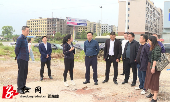 周玉凡调度重点项目建设(图1)