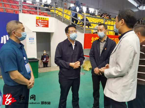 沈志定到新冠疫苗方舱接种点调研(图1)