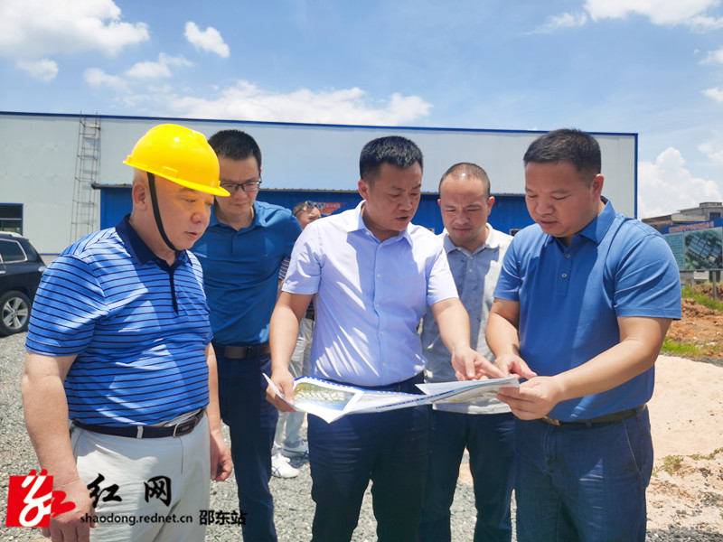 范志锋深入部门和乡镇调研(图3)