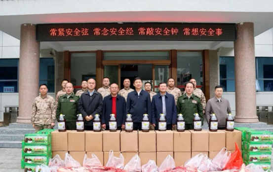 邵东市领导走访慰问驻邵部队官兵和消防救援人员(图3)