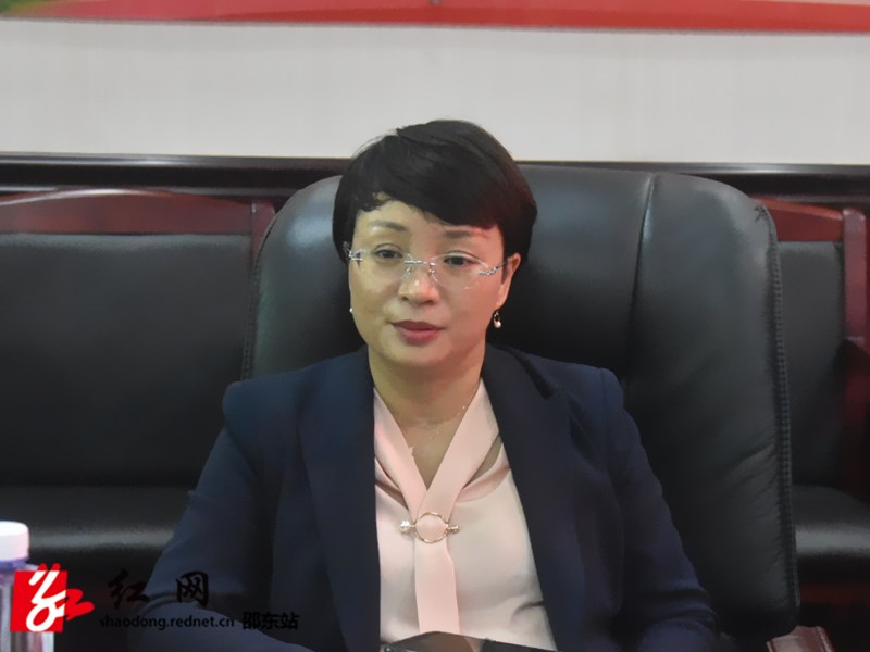 罗莉出席会议_副本.jpg